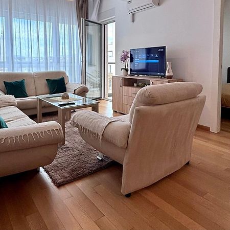 R-Residency Tower Apartment Banja Luka Bagian luar foto