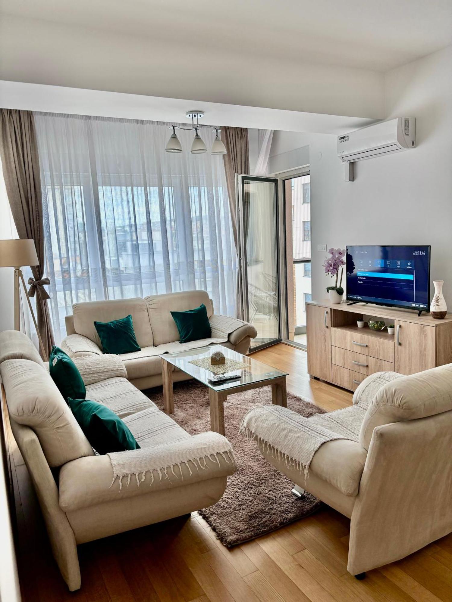 R-Residency Tower Apartment Banja Luka Bagian luar foto